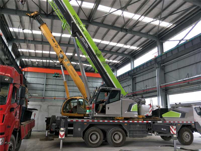 乌苏市高空车出租需要注意哪些安全事项？