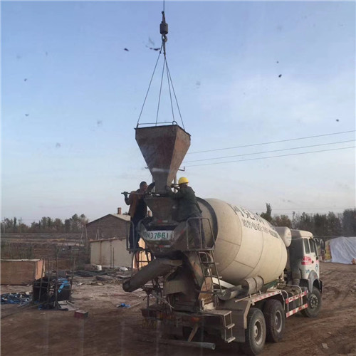 乌苏市“精准瞄准”—— 吊车的 “定位导航” 技术